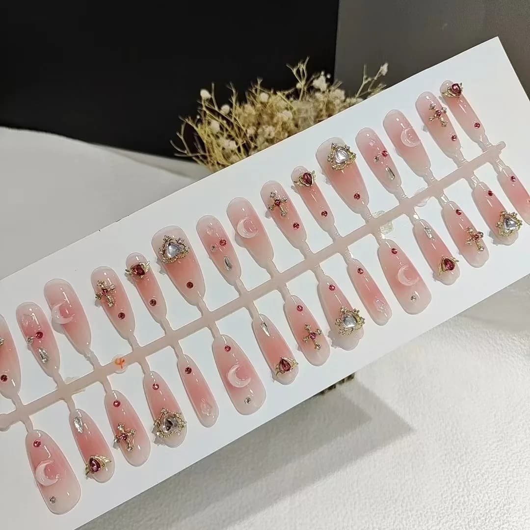 Felragasztható műköröm strasszkővel, hosszú stiletto forma, 30 darab