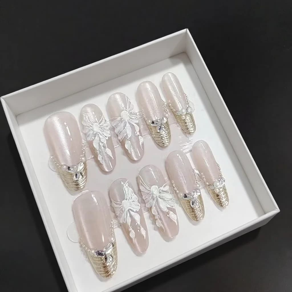 Felragasztható köröm 3D pillangókkal és virágokkal, hosszú stiletto forma